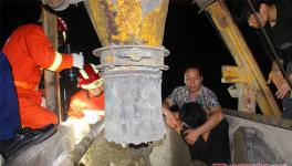 工人被卷入水泥攪拌機，受傷嚴重！