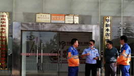 交警大隊走進轄區(qū)華新水泥廠送安全！