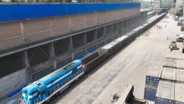 破萬噸！這趟“水泥專列” 直達(dá)浙江！